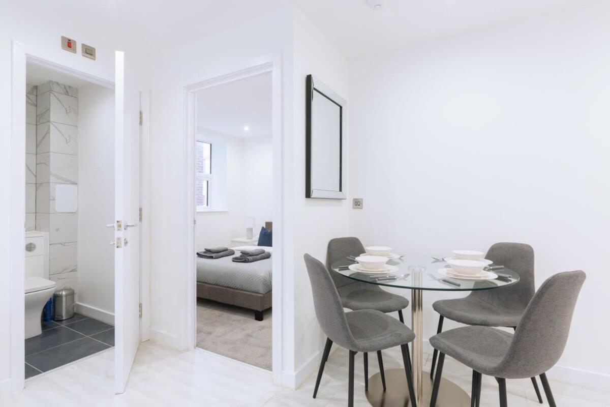 Modern 1 Bedroom Apartment In Central อิปสวิช ภายนอก รูปภาพ
